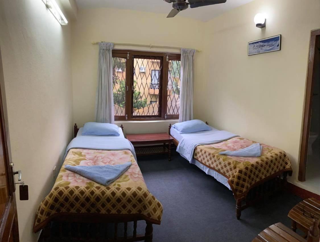 Hotel Blue Magnet Покхара Экстерьер фото