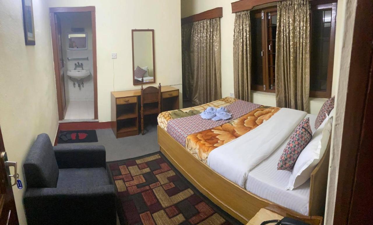 Hotel Blue Magnet Покхара Экстерьер фото