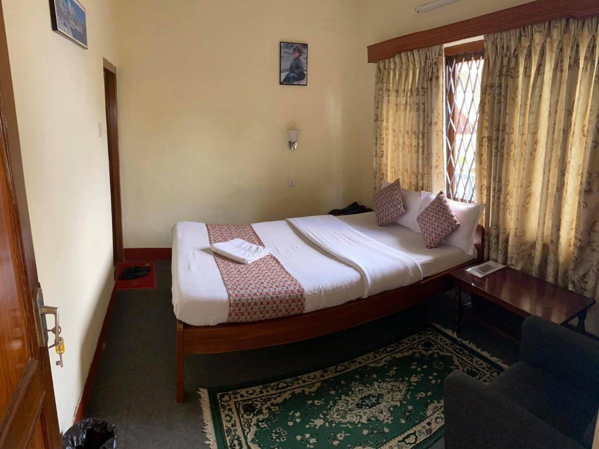 Hotel Blue Magnet Покхара Экстерьер фото